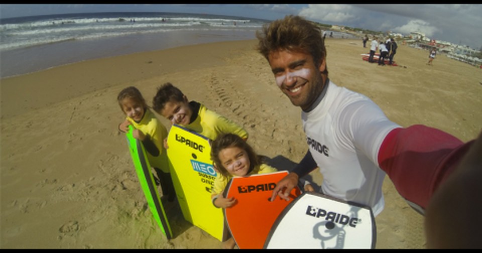 Pride Training Club Carcavelos — bodyboard, na praia de Carcavelos