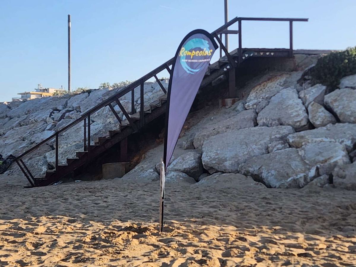 Rompeolas Surf School Caparica